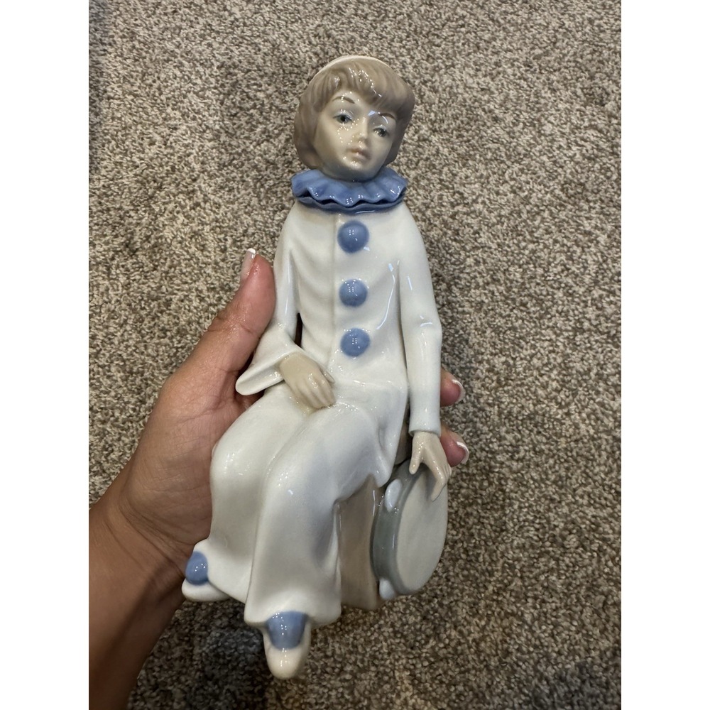 Vintage Casades SA‎ Porcelain Clown w/Tambourine-8"Tall Made In Spain